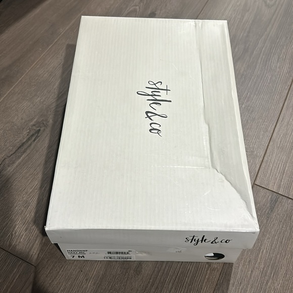 Style & Co - Picture 5 of 7